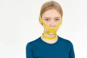 ZABURZENIA ODŻYWIANIA TYMCZASOWY TREND CZY PRAWDZIWY PROBLEM